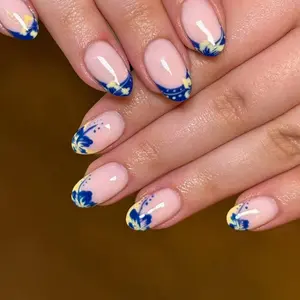24pcs Oval Short Nails, Nude Base + Royal Blue French Edge, Hand-Painted Blue Hibiscus Print, Reusable, Beginner-Friendly, Nail Decoration Supplies