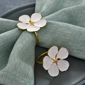2pcs Flower Napkin Ring, Napkin Buckle, Exquisite Napkin Holder, Suitable For Birthday, Farmhouse, Wedding, Thanksgiving, Easter, Banquet, Buffet Table Delicate And Simple Decoration, Christmas Decorations
