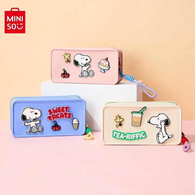 【Holiday Gift】Snoopy Series Silicone Makeup Bag, Cute Snoopy Design + Soft Silicone Material, Perfect for DIY Adorable Makeup Storage Scenes & Custom Decor, Ideal for Holiday Haul&Holiday#Summervibes, Back To School