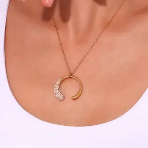 Twilight pendant Necklace