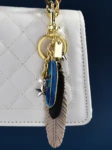 Feather Design Keychain, Fashionable Casual Bag Charm, High-Quality Material, Suitable for Various Keys, Handbags, Wallets, Backpacks