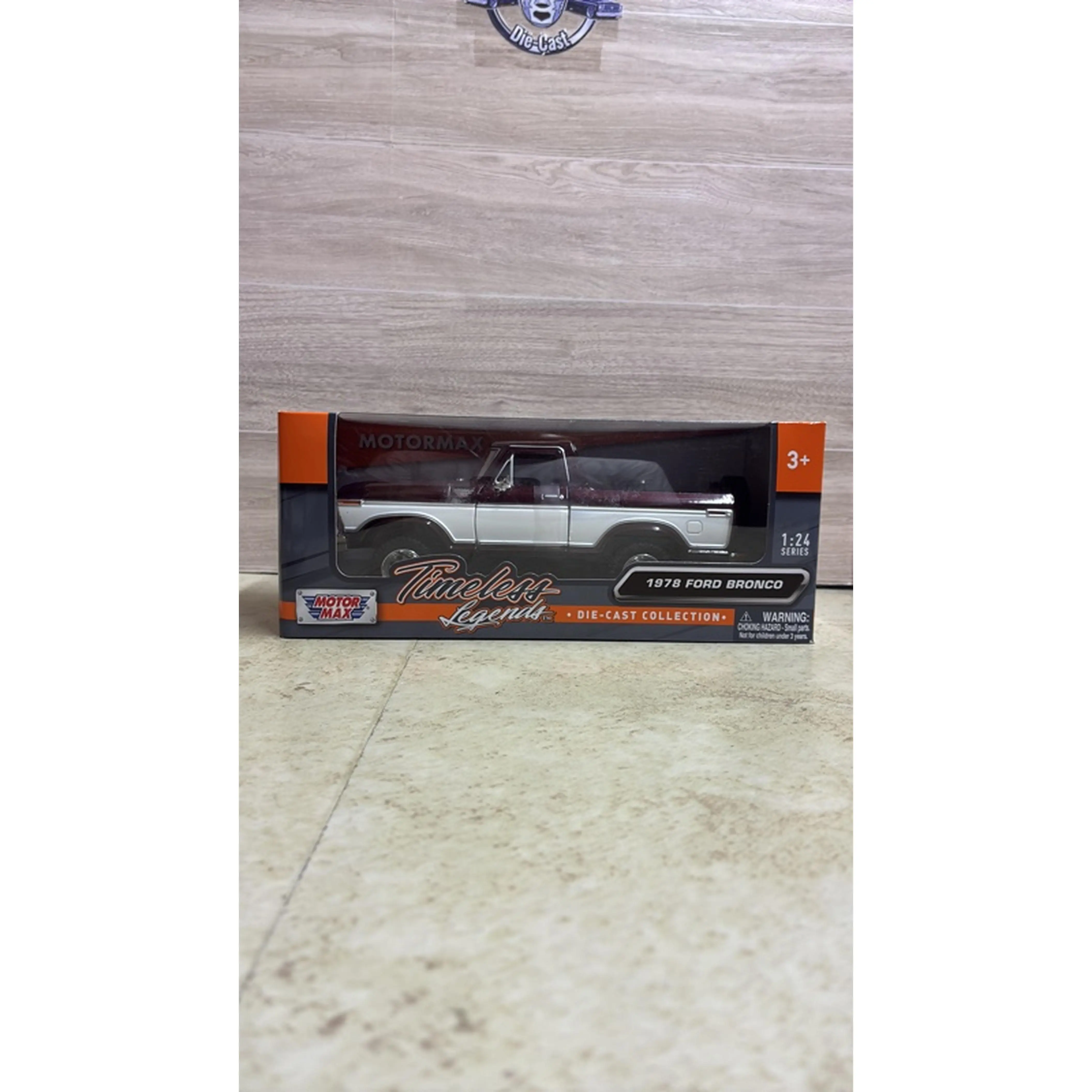 1978 Ford Bronco 1:24 Scale Diecast Model Car for Collectors Motormax  Timeless Legends