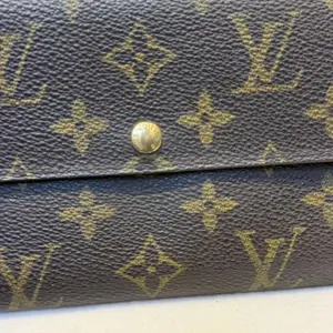 Pre-owned Louis Vuitton LV Monogram Long Wallet: Classic Snap Closure Continental Purse
