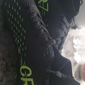 Delivery within 24 hours Football shoes Men's and women's outdoor sports Football boots Competition dedicated soccer shoes EU37-EU45