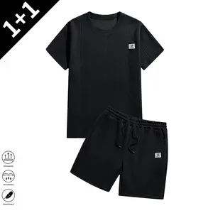 Popular men’s polo shirt and shorts set with jacquard texture for summer wear; lightweight, breathable athletic set; street-style matching set.