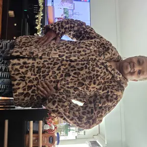 Buenoble Leopard Faux Fur Coat for Women | Super Soft Warm Stylish Winter Jacket | Viral Fall Winter Outfit