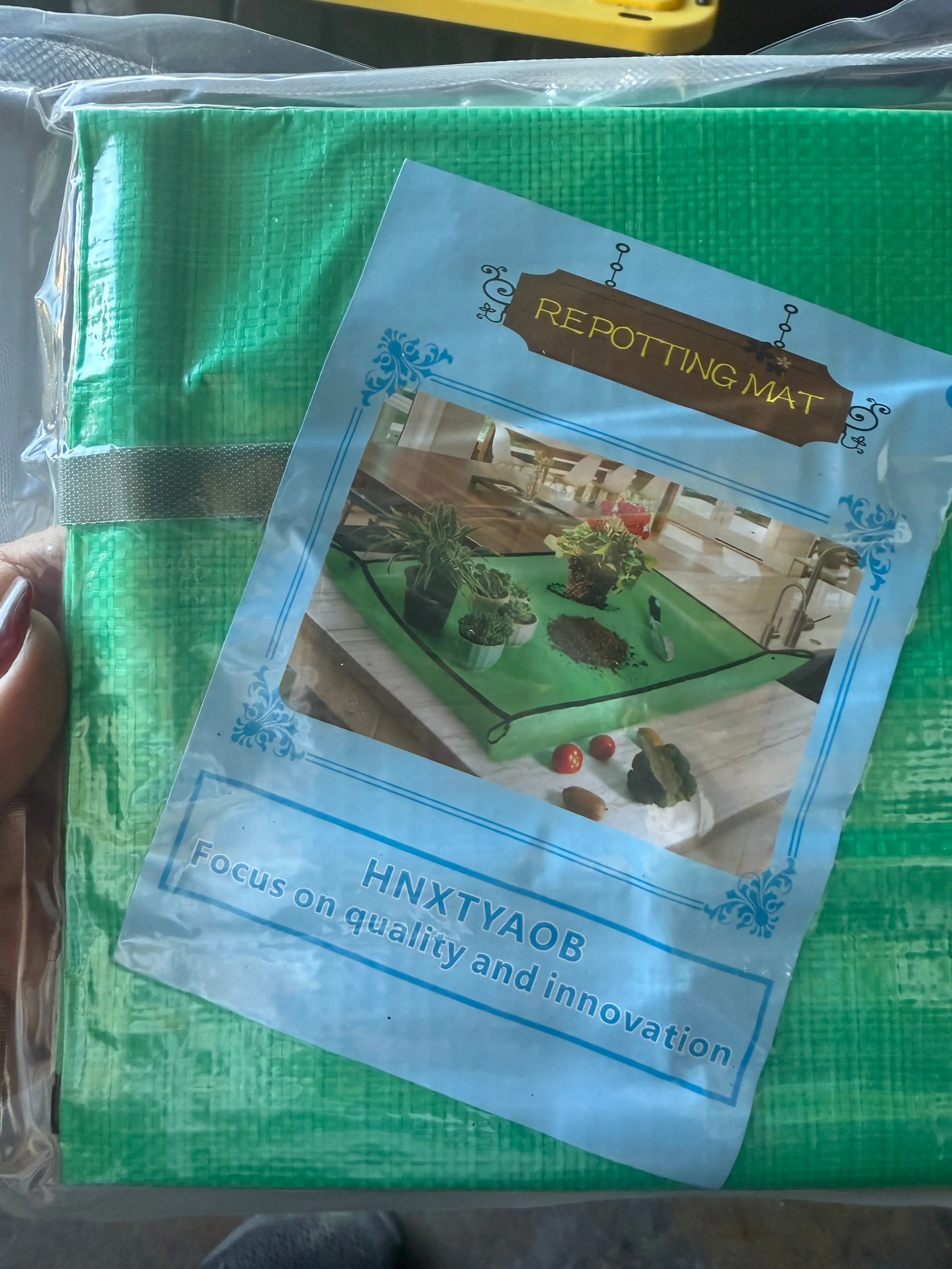 Repotting mat