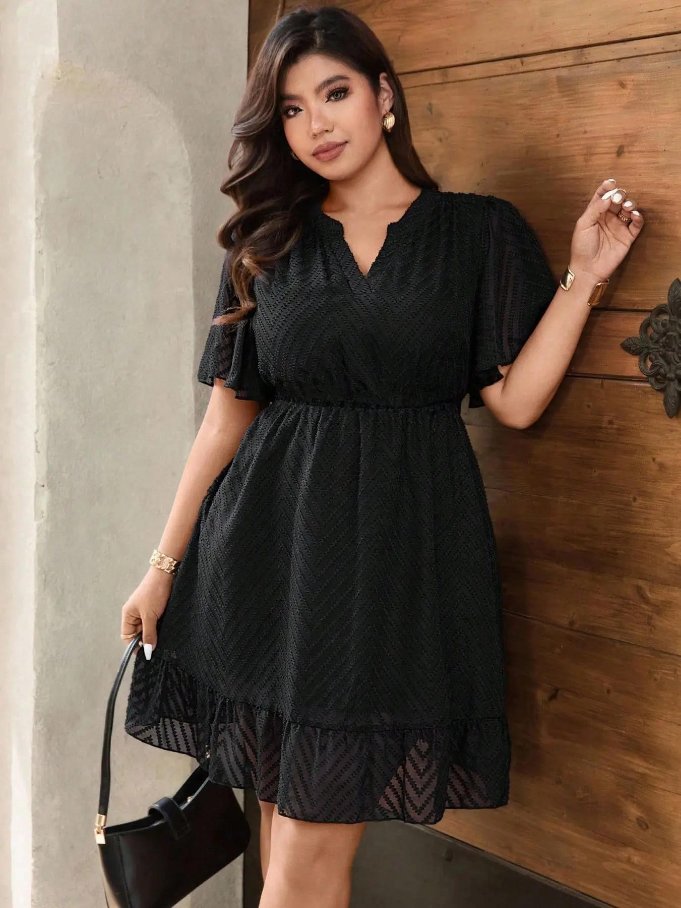 Celure Plus Size Women's Fashion Elegant Slim Fit V Neck Waist Cinched A-Line Casual Wear Summer Short Dress, Casual Beach Sundress, Womenswear Style, No Belt Included