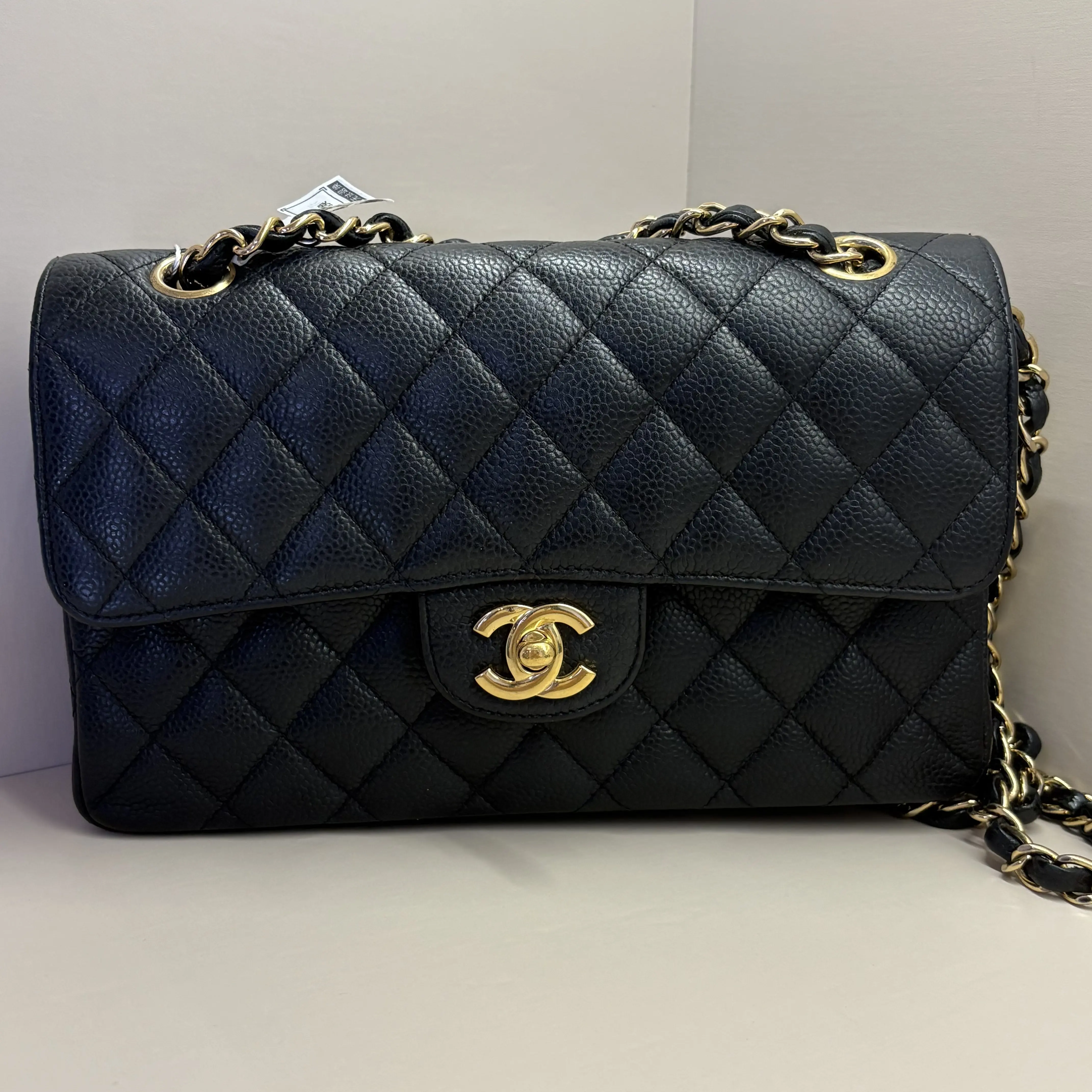 Pre-owned CHANEL Medium Classic Flap Bag, Black Caviar Grained Calfskin with Vintage Gold Tone Hardware 14441566HK B205