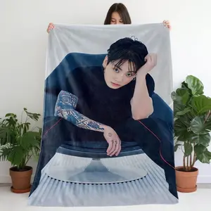 K-Pop Idol Pattern Printed Flannel Blanket Suitable for Sofa Office Bed Camping Travel Flannel Printed Blanket, Soft and Comfortable Creative Theme Pattern Warm Companion All-Season Multi-Functional Nap Blanket and Small Throw
