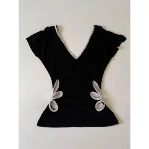 Y2k American retro sleeveless women's T-shirt for summer 2025 new V-neck black top women's Y2k slim fit hollowed out T-shirt