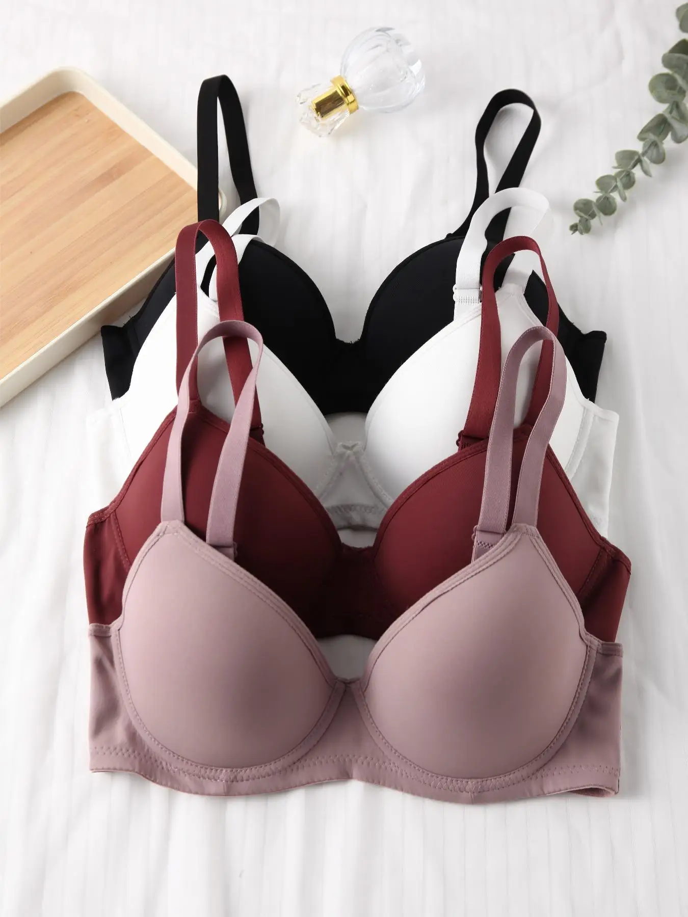 Women's Plain Adjustable Strap Bra, Minimalist Soft Comfortable Breathable Plunge Lingerie Top for Everyday Daily Wear, Basic Lingerie for All Seasons