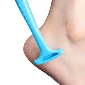 Foot Pedicure Scraper, 1 Summer Portable Plastic Foot Callus Remover, Bathroom Accessories, Multifunctional Professional Pedicure Tool for Men & Women, Bathroom Gadgets, Home & Travel Use, Cuticle Pusher