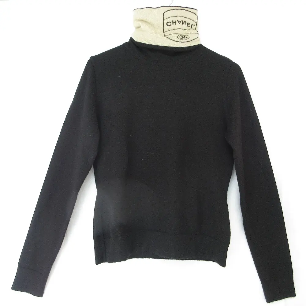 Pre-owned CHANEL Cashmere Small Leather Goods Logo Turtleneck Sweater
