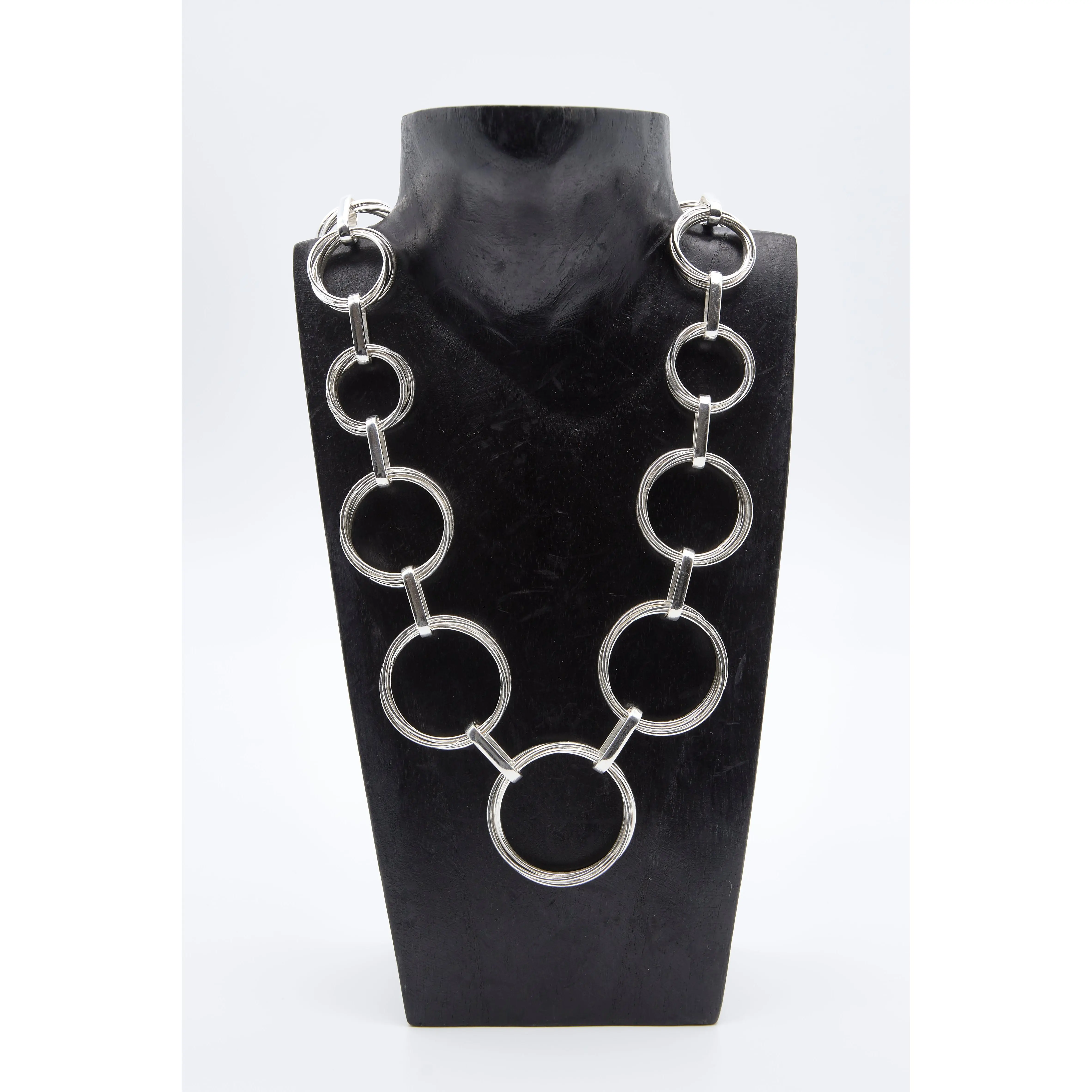 Graduated Interlinked Circle Sterling Silver Necklace