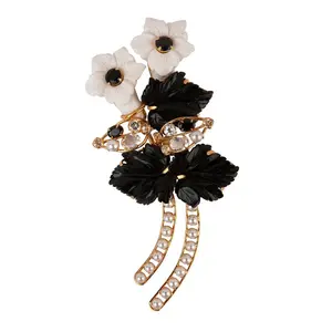 Black Onyx Pearl Gaia Pin Pendant