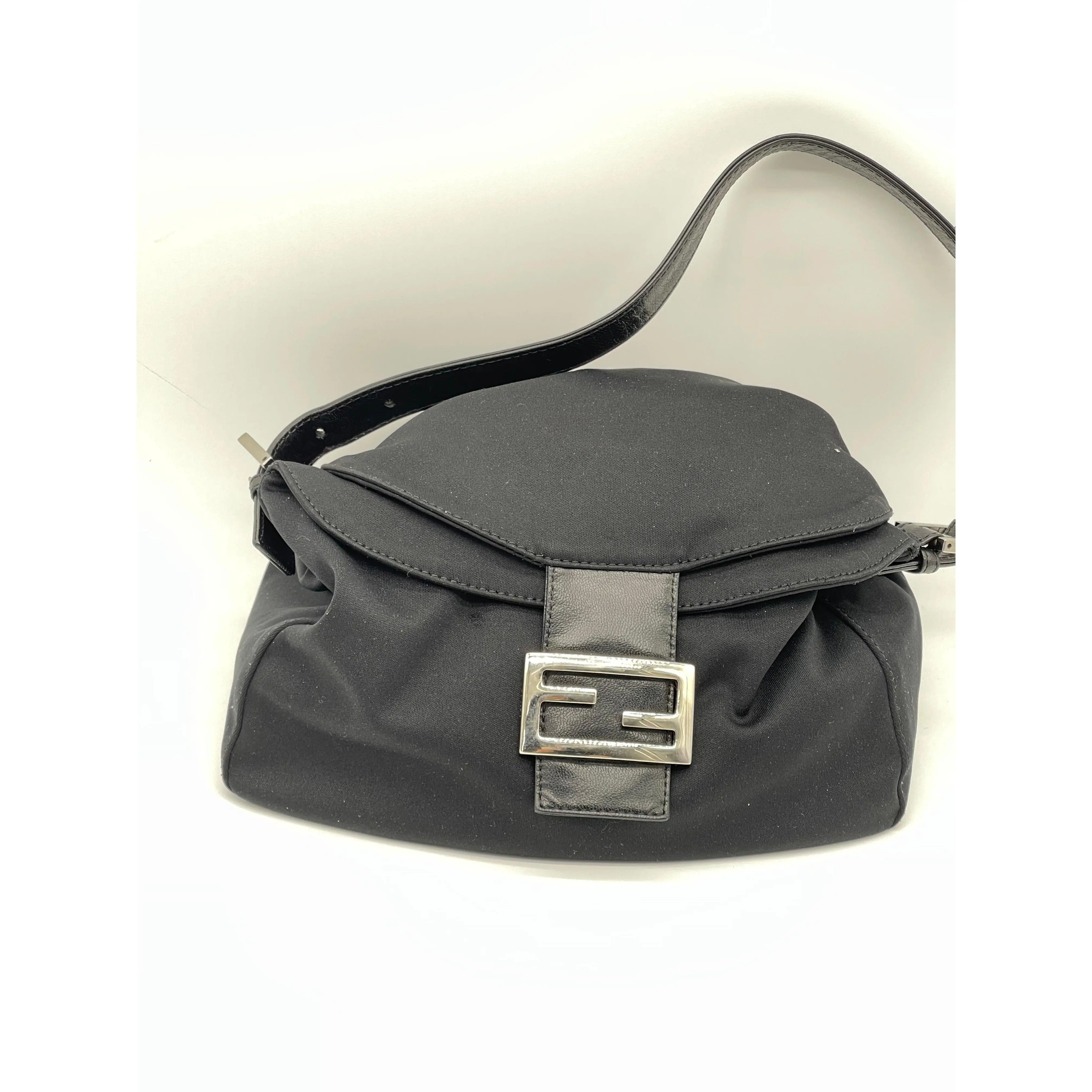 Pre-owned FENDI Jersey Shoulder Bags PRELOVED Black Baguette Shoulder Bag. XC8VVGD 111924 H