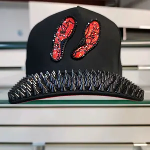 SUELITA ROJA BAÑADO ESPECIAL WITH SPIKES AND CRYSTALS    100% ORIGINAL AND GUARANTEED QUALITY J/A