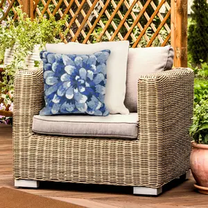 Lush Decor FRONTPORCH Indoor/Outdoor Handmade Pillow - Transitional Geometric Botanical Floral Accent  (Mum)
