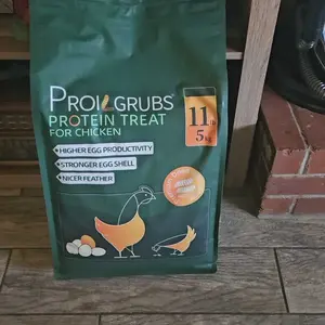 Proilgrubs33lbs/22lbs/11lbs PROILGRUBS Dried Black Soldier Fly Larvae Protein Treat for Chickens - High Protein and Calcium for Strong Eggs and Healthy Feathers