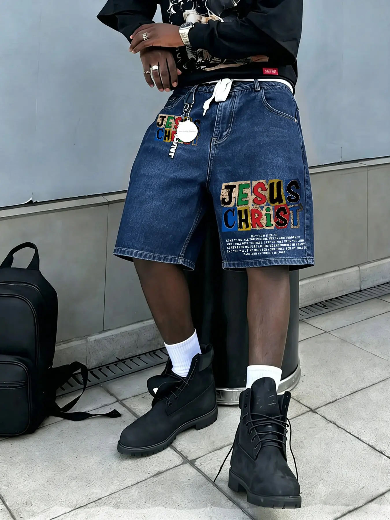 Men's and women's streetwear denim shorts, Denim casual shorts, American-style loose distressed five-pocket pants, TikTok top-selling Jesus slogan print denim shorts, for street fashion, skateboarding outings, Y2K style, daily commutes
