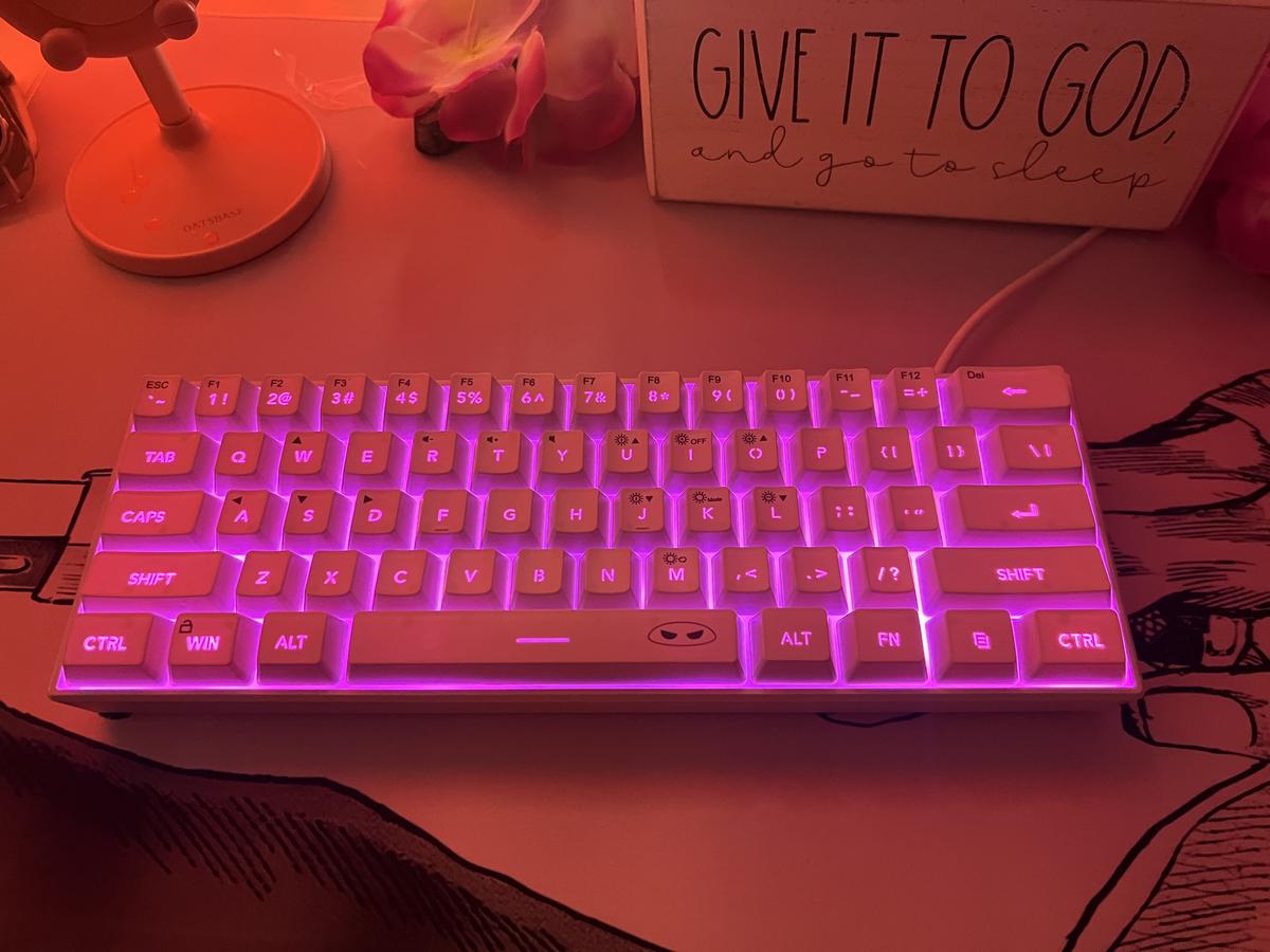 Item: White, one-size