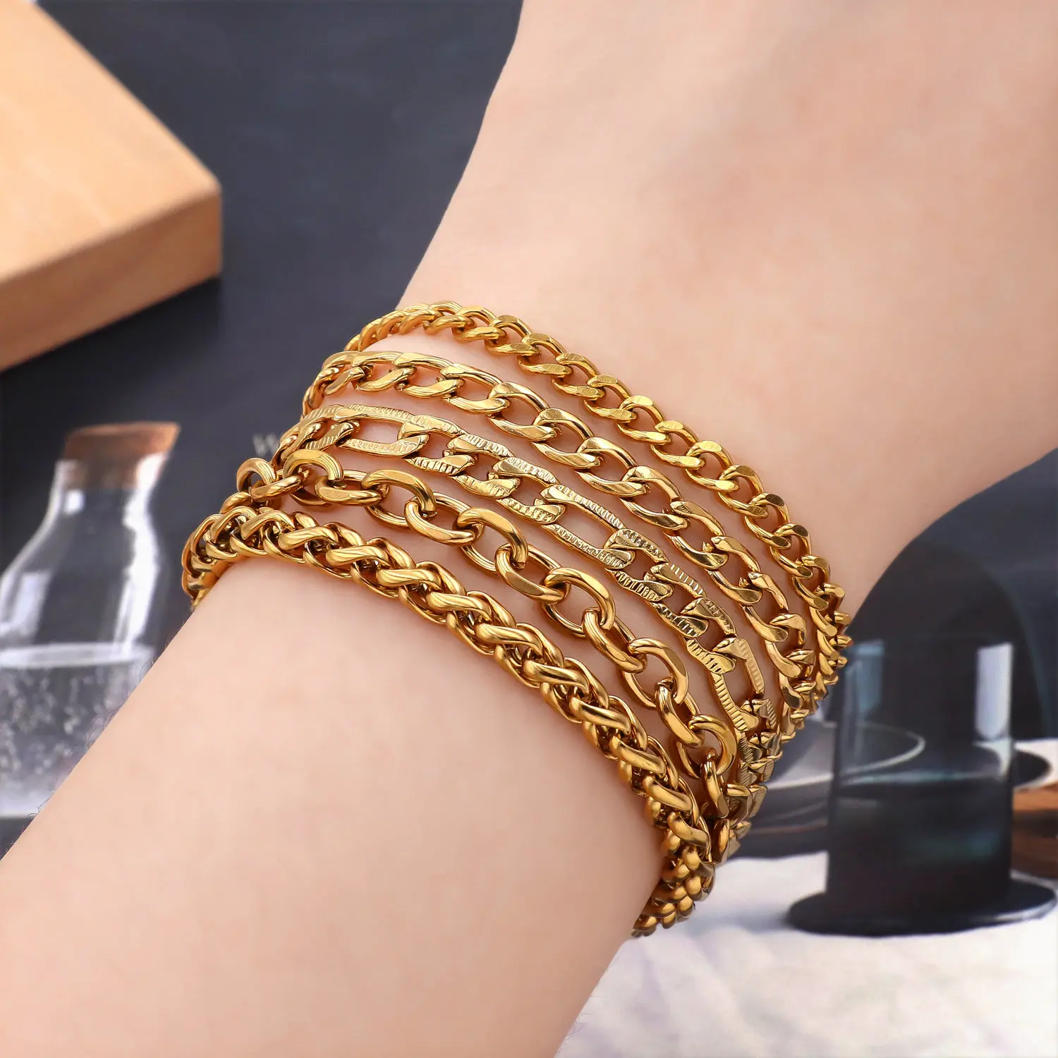 5pcs one bag Custom Non Tarnish 18k Gold Plated Chunky Stainless Steel Women  Jewelry Fashion Chain Cuban Link Bracelet