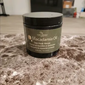 Hair chemist Macadamia oil. Deep Repair Masque 12 ounce.
