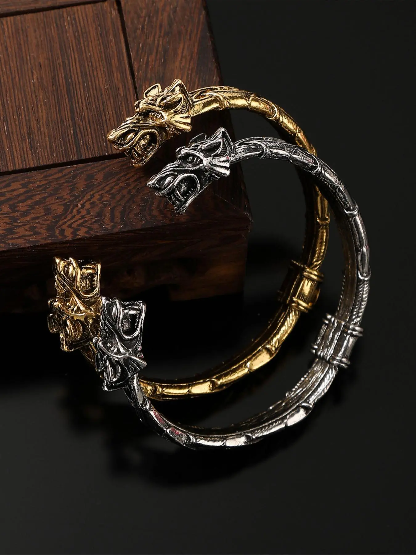 Viking Style Retro Vintage Wolf Head Open Bracelet, Celtic Knot Design, Punk Fashion Jewellery, Perfect Gift for Valentine's Day, Father's Day, Birthday