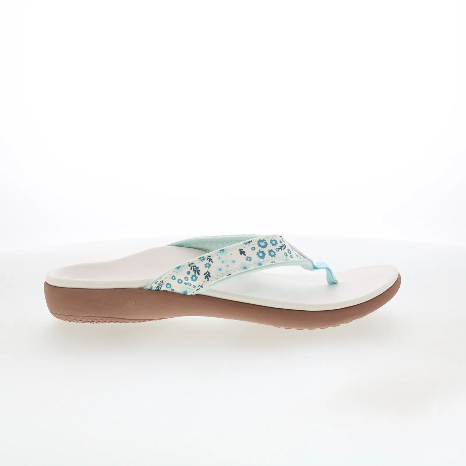 Spenco Yumi Dainty Floral Womens White Wide Flip-Flops Sandals Shoes