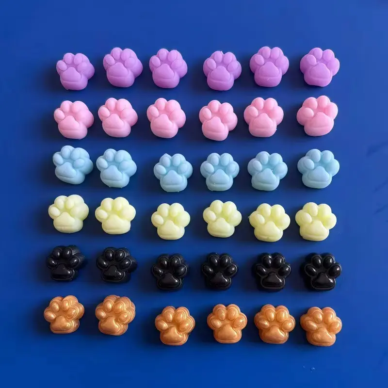 A small quantity of decompression toys