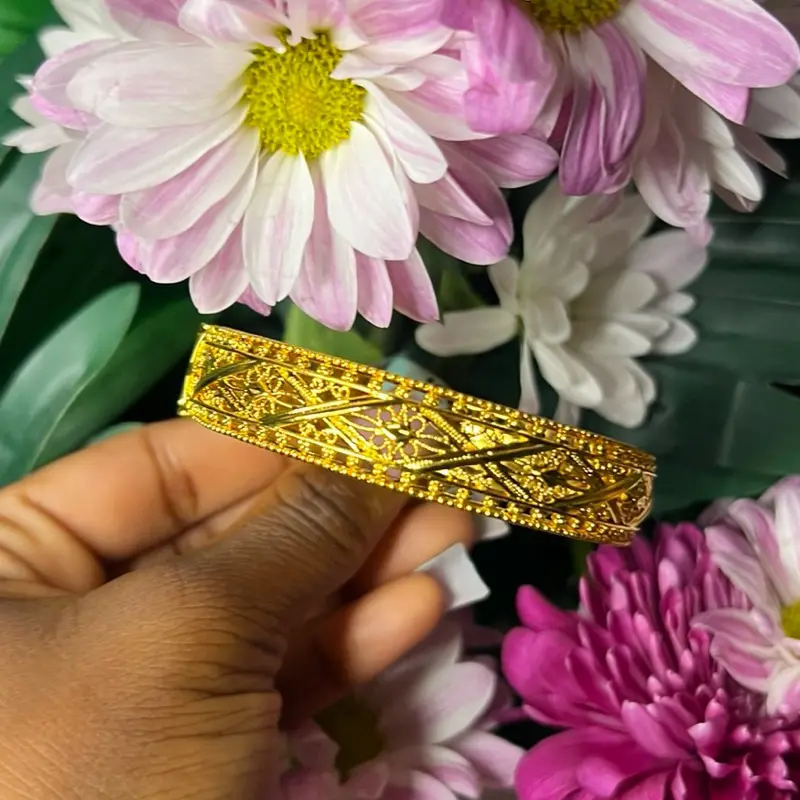 eye bangle