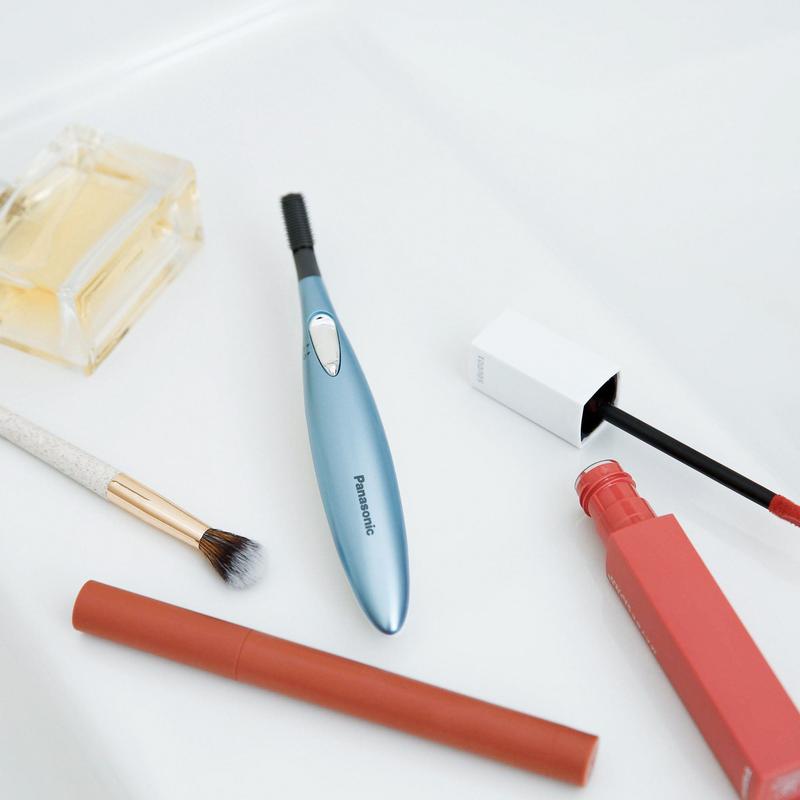 Panasonic Heated Eyelash Curler Comb, Gently Heat Lashes to Lift and Curl with No Pinching, Use with or without Mascara