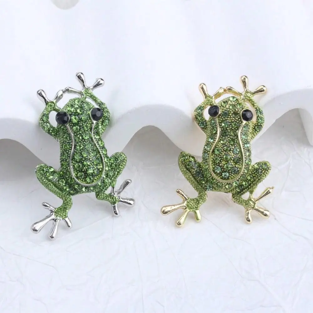 Green Frog Brooch for Women, Cute Animal Enamel Pin with Sparkling Rhinestones, Scarf Bag Decoration, Novelty Party Jewelry Gift