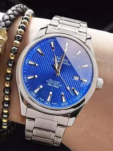 New high-end, light luxury, fashionable and simple men's watch, Analog Quartz Watch, versatile and handsome watch for business and leisure, European and American style for male students, waterproof calendar, stainless steel strap, Quartz Wristwatch