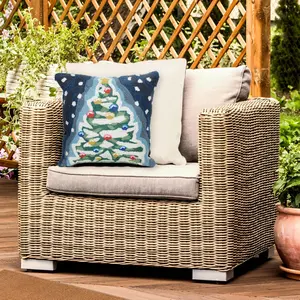 Lush Decor FRONTPORCH Indoor/Outdoor Handmade Pillow - Traditional Graphic Botanical Leaf Accent  (Xmas Tree)