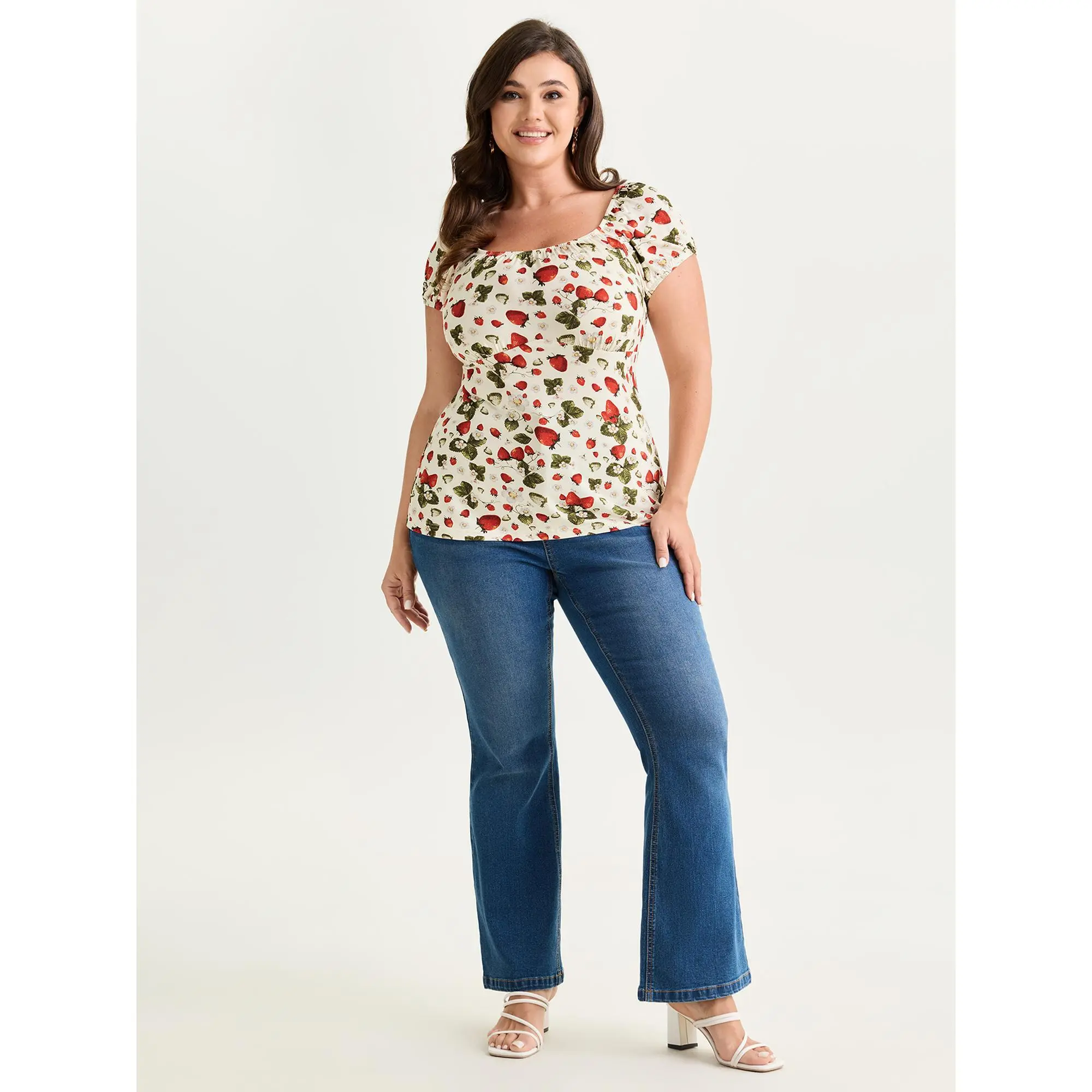 BloomChic Women's Plus Size Ditsy Strawberry Floral Cropped T-Shirt, Casual Cuffed Short-Sleeve Stretchy Rayon Top, Shortsleeve, Casual Cropped Top, Ditsy Floral Women's T-Shirts, Botanical Floral Tshirt