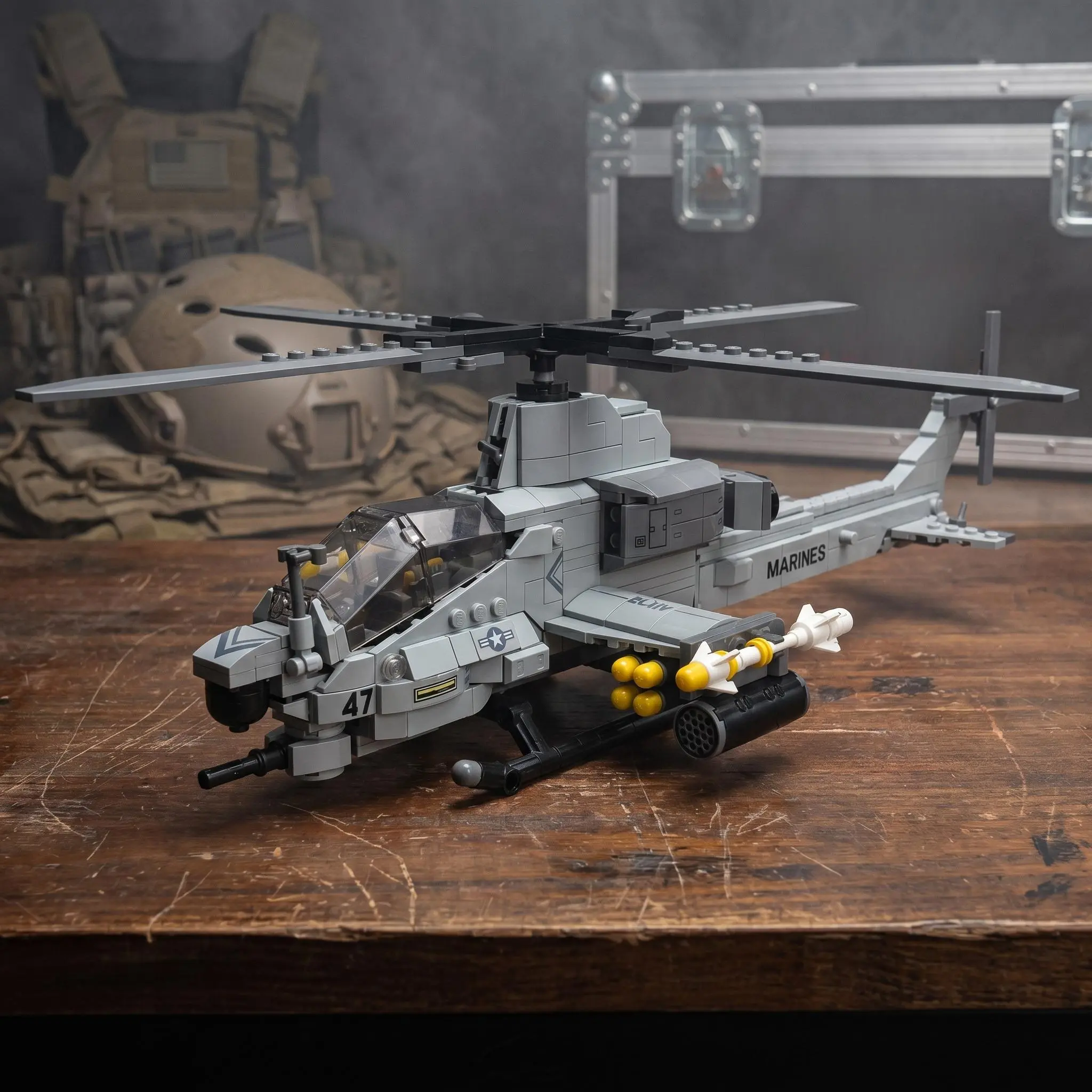 576PCS Viper Attack Helicopter Building Bricks Set - Military Armed Chopper Brick Kit, Creative STEM Assembly Toy for Boys, Collectibles & Aviation Lovers, Ideal Boy Kid Toys Gift