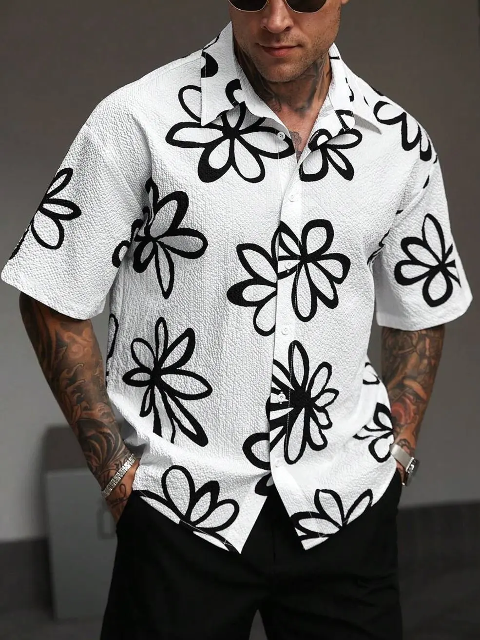 Men's clothing - Men's Black Floral Gauze Shirt, Lightweight Loose Fit Short Sleeve Beach Top for Vacation men’s clothes mens clothing male clothing trending clothes y2k clothing streetwear clothing y2k shirts