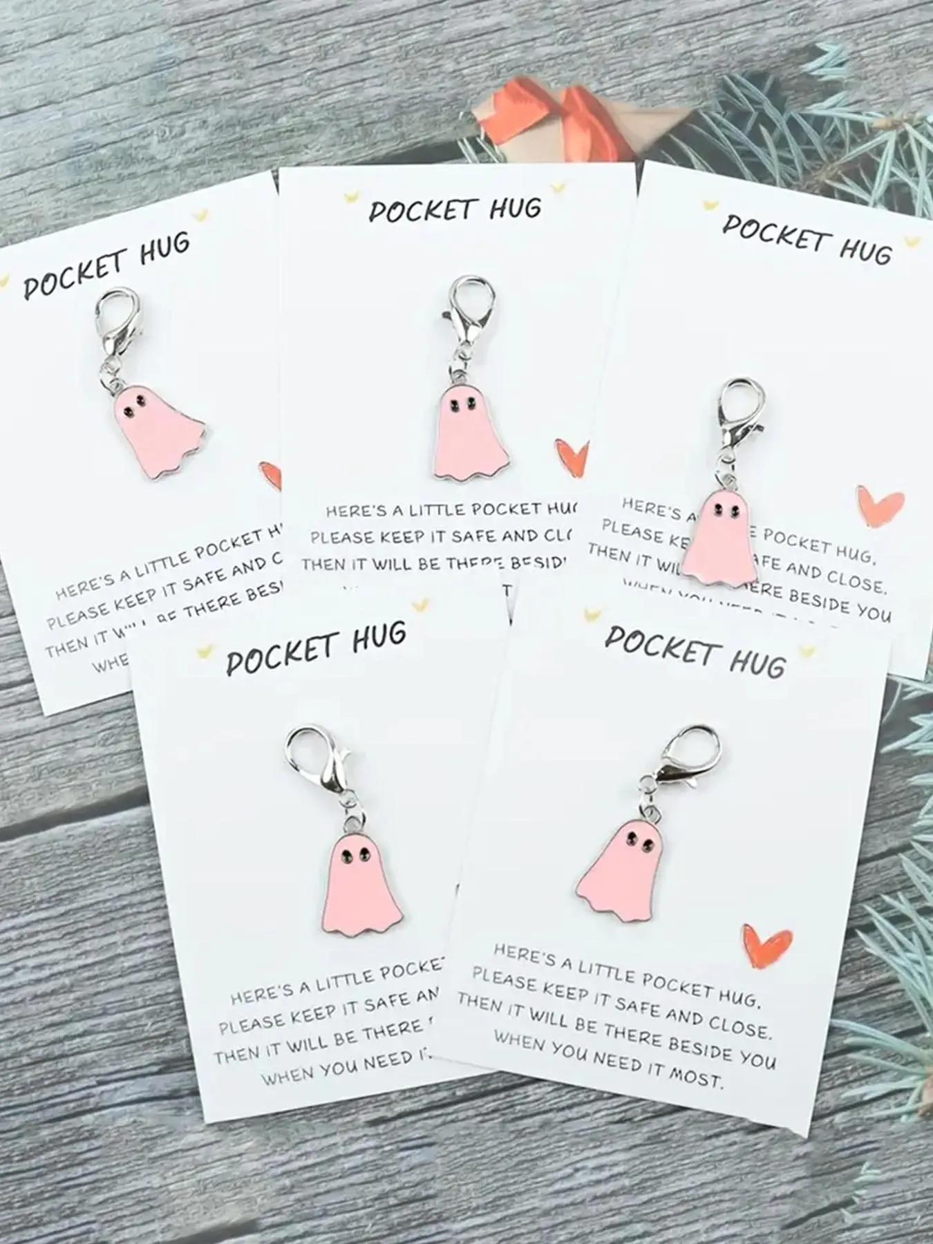 5pcs Halloween Mini Ghost Keychains With Inspiring Pocket Hugs, Fashionable And Cute Funny Keychains, Fun Gifts For Family, Friends, Classmates, Party Gifts, Can Be Made Into Fashionable Earrings, Necklaces, Halloween Gifts, Trendy Cute Keychain