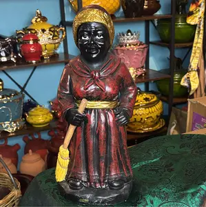 Madama statue 15 inch