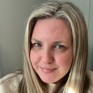 Author Stephanie Giese