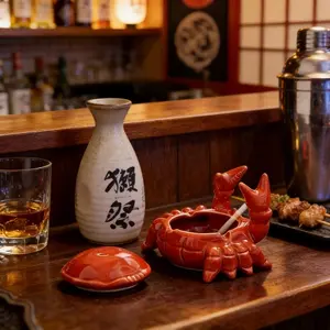 Crab Phone Holder Creactive Ashtray with Lid, Ceramic Windproof Cigarette Ashtray for Indoor or Outdoor Use Desktop Decoration Crab Pincers Holder for Hold Cigarette, Pen