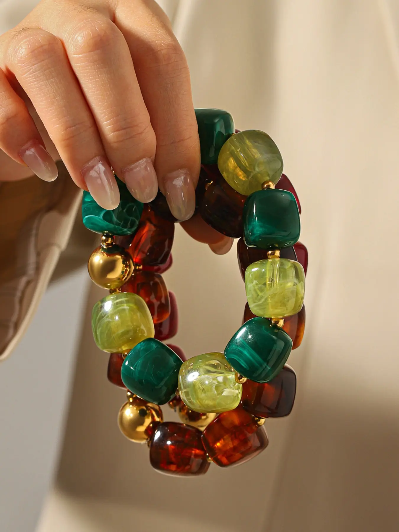 Acrylic Beaded Bracelet, Handcrafted Quality Bracelet, Melange Style Luxe Vintage Appeal Acrylic Resin Beads Handmade Jewelry, Versatile High-End Look for Women, Versatile Accessory, Bangle Jewelry