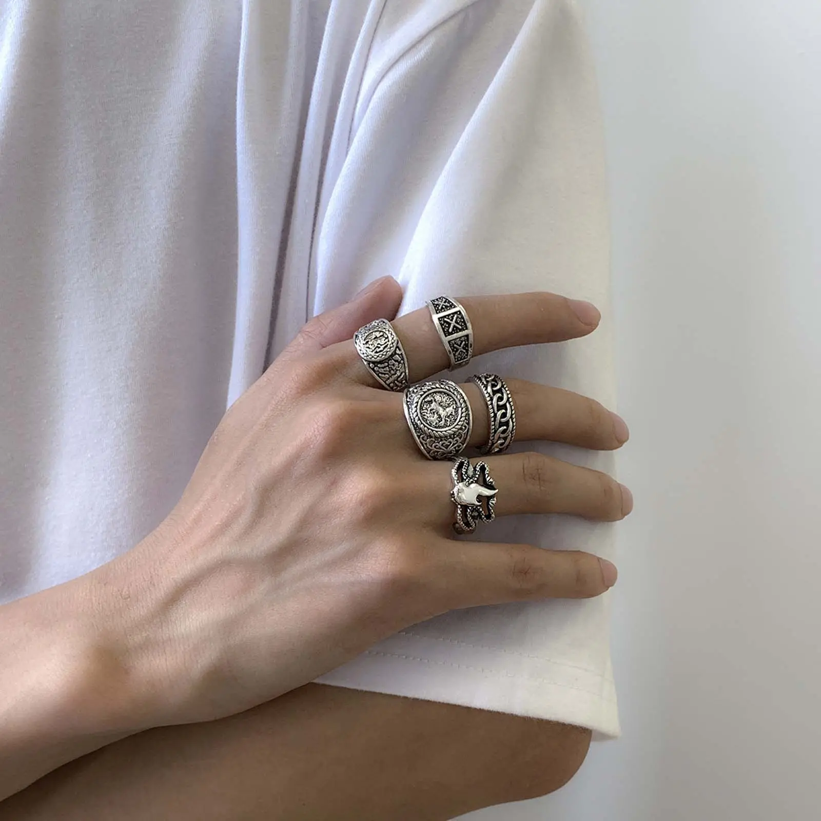 Men's trendy metal ring y2k hip-hop design totem geometric men's ring 5-piece set suitable for parties