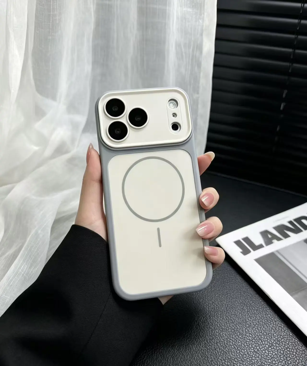 1700G Strong Magnetic PC+TPU Hybrid Sleek Phone Case✨Large Integrated Camera Window Pupil‑Style Lens Rings Skin‑Friendly Matte Shockproof Protective Cover Compatible with iPhone 17/16/15/14/13/12 Series