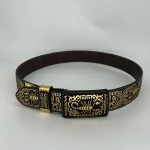 Men's Gold Laser Cut Belt with Red Background - Cinto Corte Laser Color Oro con Fondo Rojo