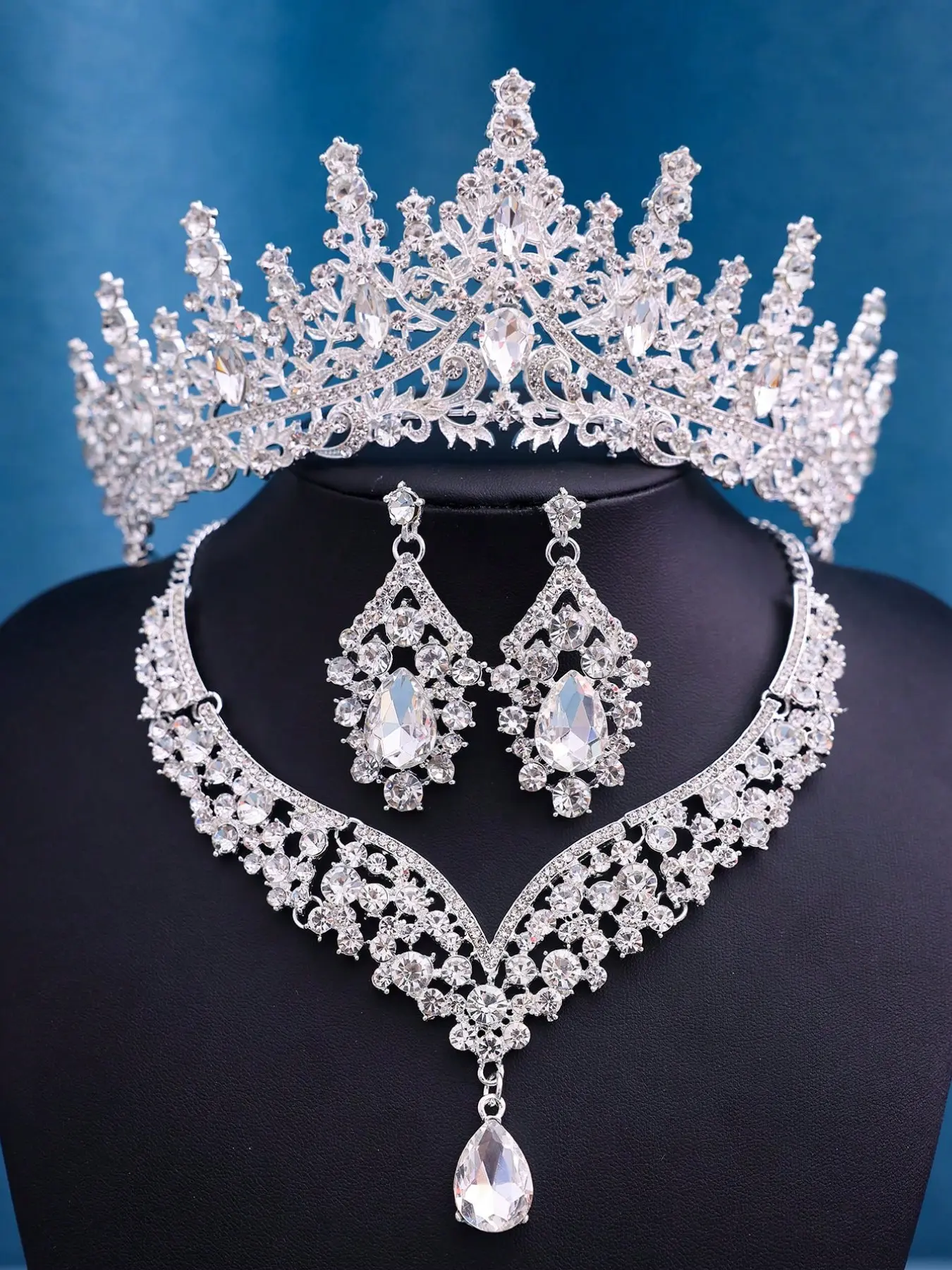 Luxury Wedding Accessories Set, Bridal Accessory, Wedding Jewelry Sets For Brides, Bride Crown Necklace Earrings Jewelry Kit, Matching Jewelry Set, Necklaces Earrings Set, Perfect for Bridal Photoshoots & Engagement Ceremonies