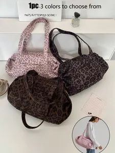 Leopard print shoulder bag, leopard print heart-shaped pendant, reusable portable zipper handbag, durable and stylish purse, Cross Body Bags, shopping bag, rectangular bag, travel essential bag, Fashionable Patterned Bag, suitable for travel and vacation