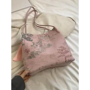 Women's Elegant Embroidery Design Crossbody Bag, Fashionable Magnetic Closure Shoulder Bag for Daily Used, Casual Trendy Versatile High-quality Daily Commuting Bag